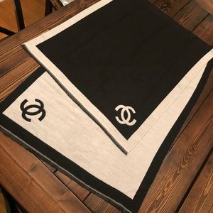 CHANEL reversible scarf, cashmere